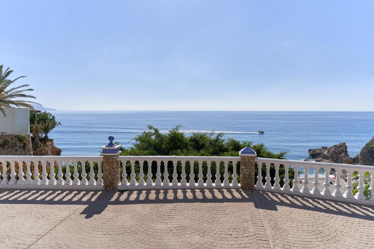 Carabeo 23- Acceso A La Playa Apartman Nerja Kültér fotó