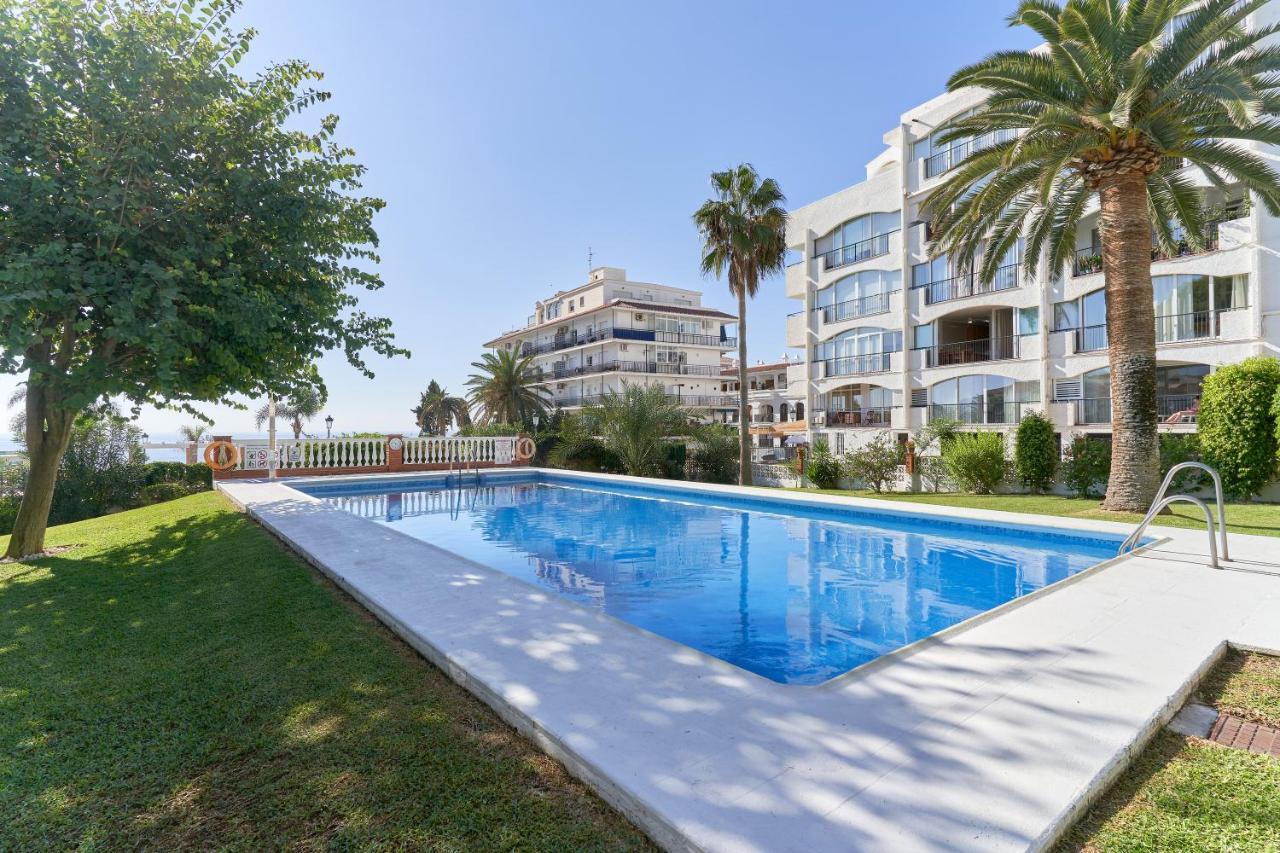 Carabeo 23- Acceso A La Playa Apartman Nerja Kültér fotó